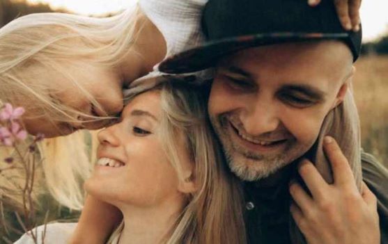 [Юлия Гелас] Семейная фотография (2021)_0.jpg